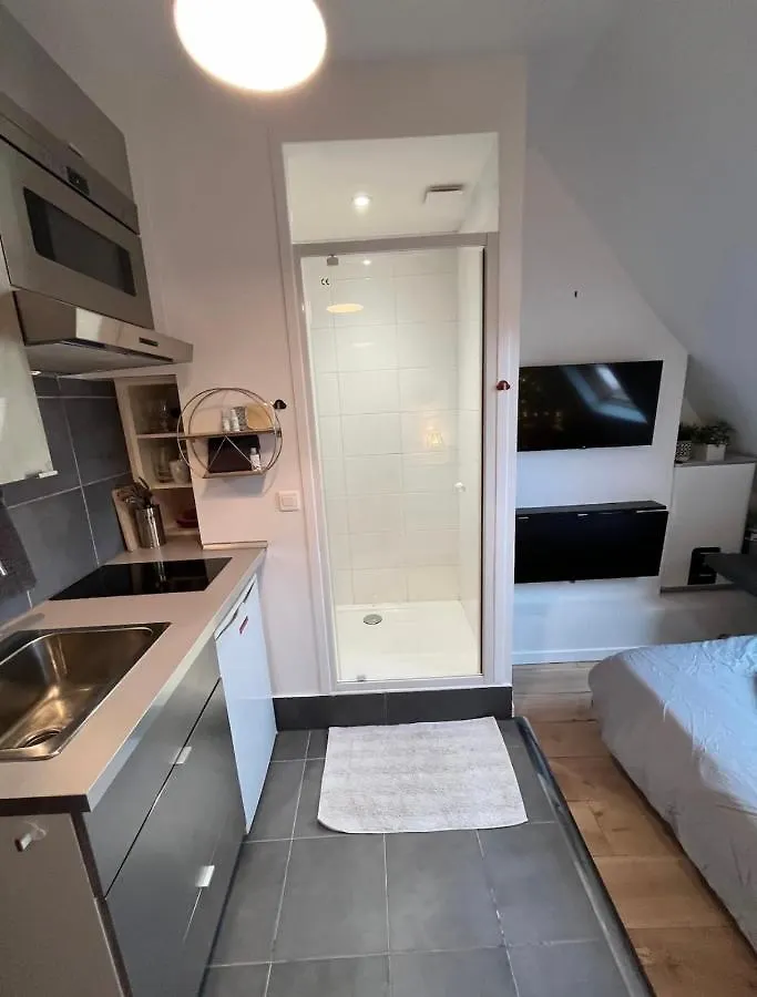 Appartement Cosy Studio Saint-Lazare à Paris France